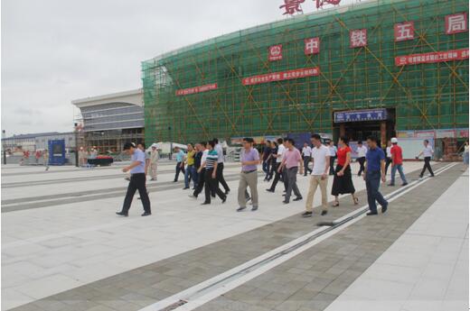 喜迎十九大，身邊看變化——我市干部賢內(nèi)助、鄉(xiāng)鎮(zhèn)街道負(fù)責(zé)人參觀高鐵商務(wù)區(qū)