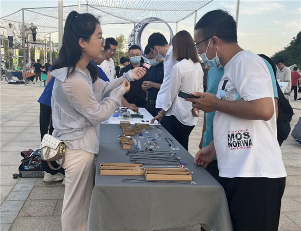 興商貿(mào) 促消費(fèi) 惠民生！景德鎮(zhèn)這里的夜市很火爆！